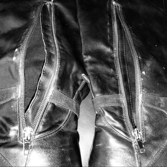 Black High Buttery Soft Leather Boots Side Zippers - Picture 7 of 8